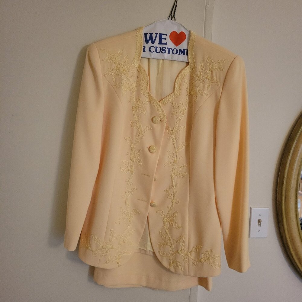 Women suit